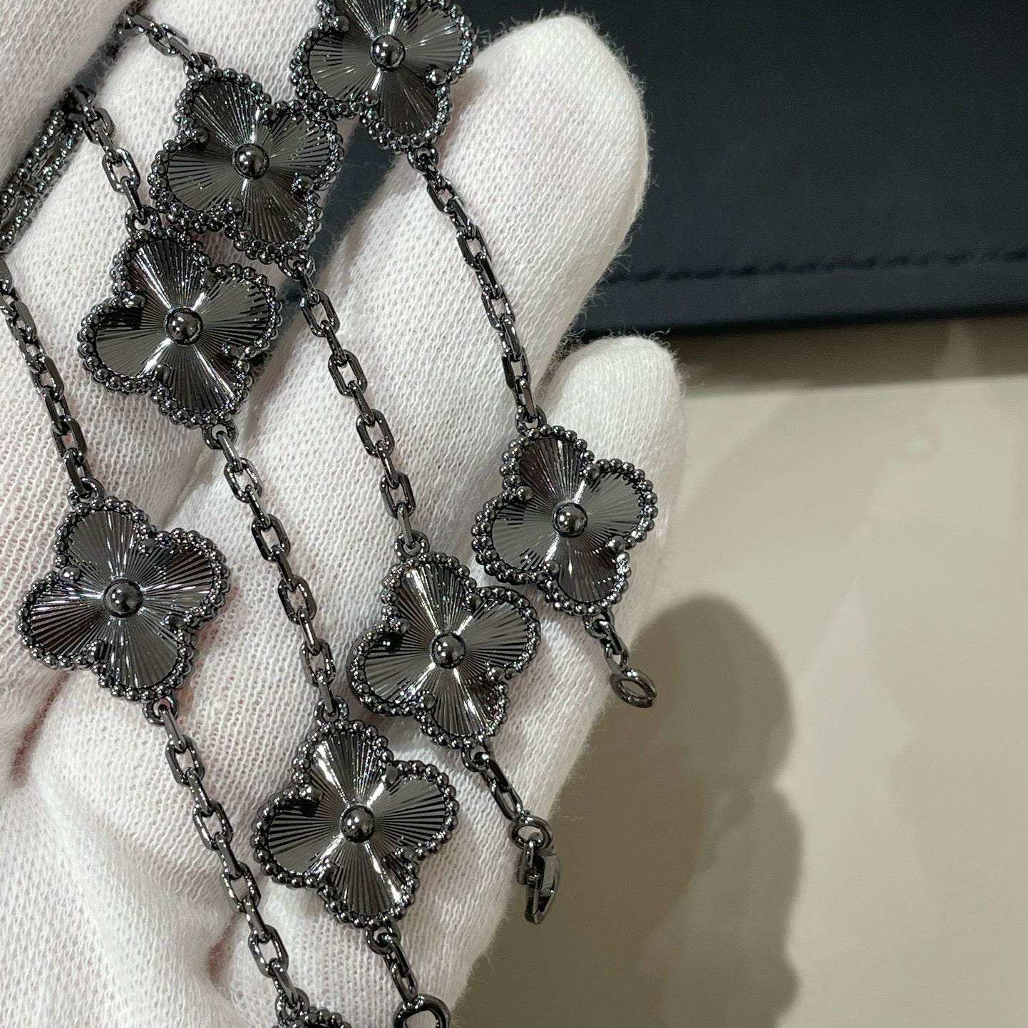 [Marins]CLOVER 5 MOTIF BLACK BRACELET