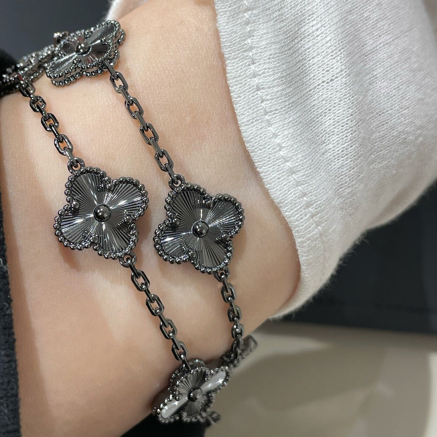 [Marins]CLOVER 5 MOTIF BLACK BRACELET