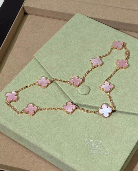 [Marins Jewellery] Pink Necklace with Ten Clover Designs