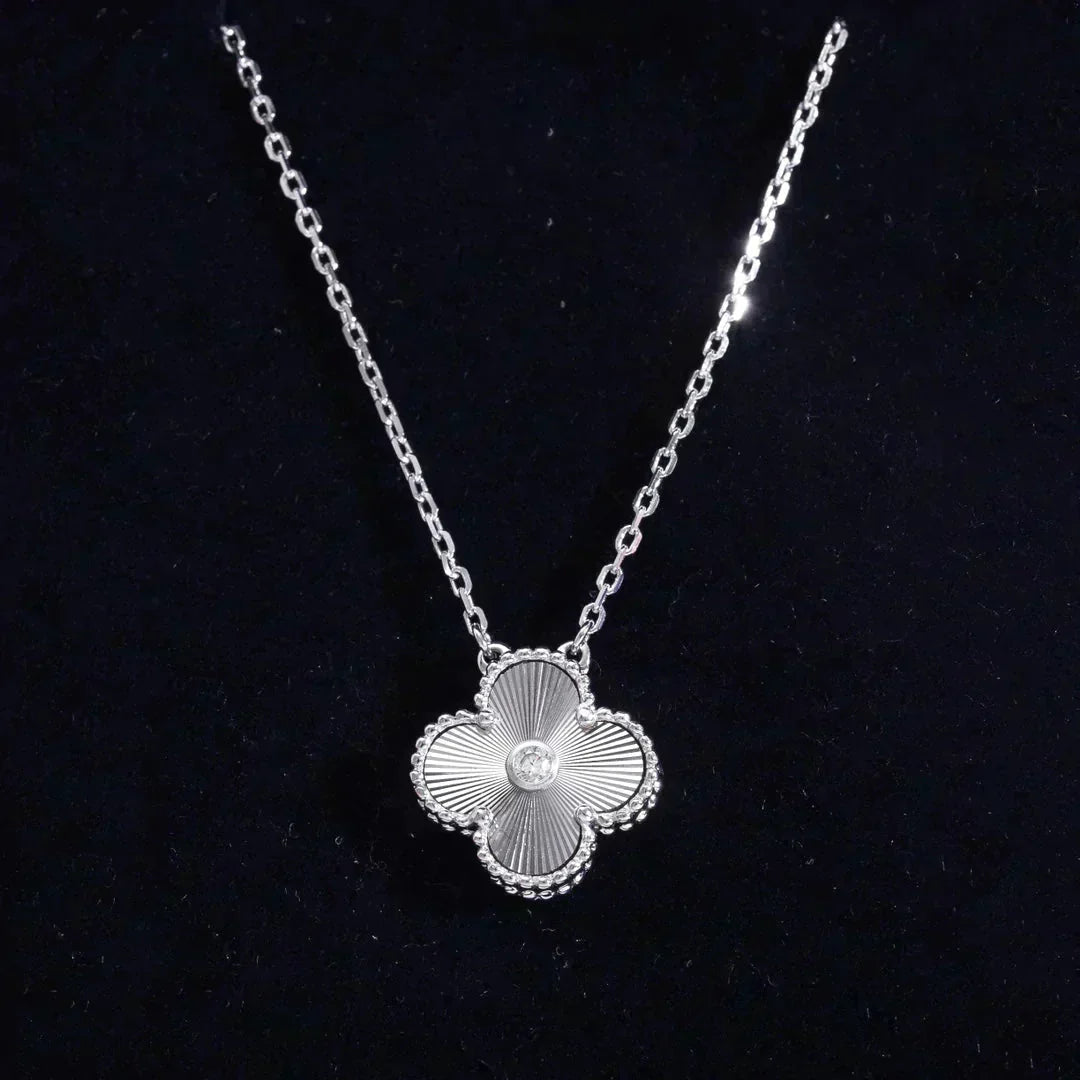 [Marins]CLOVER  15MM DIAMOND LASER NECKLACE SILVER