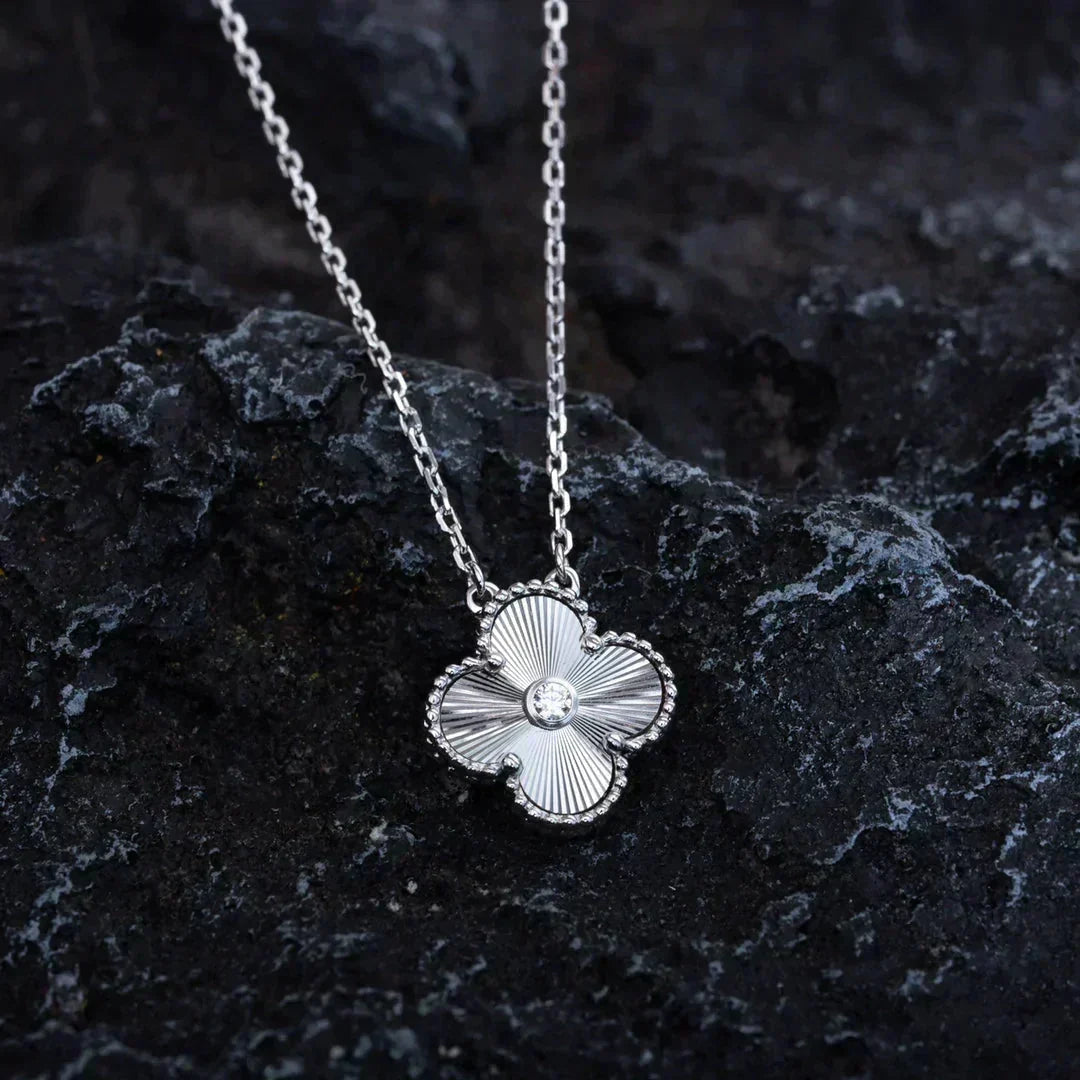 [Marins]CLOVER  15MM DIAMOND LASER NECKLACE SILVER
