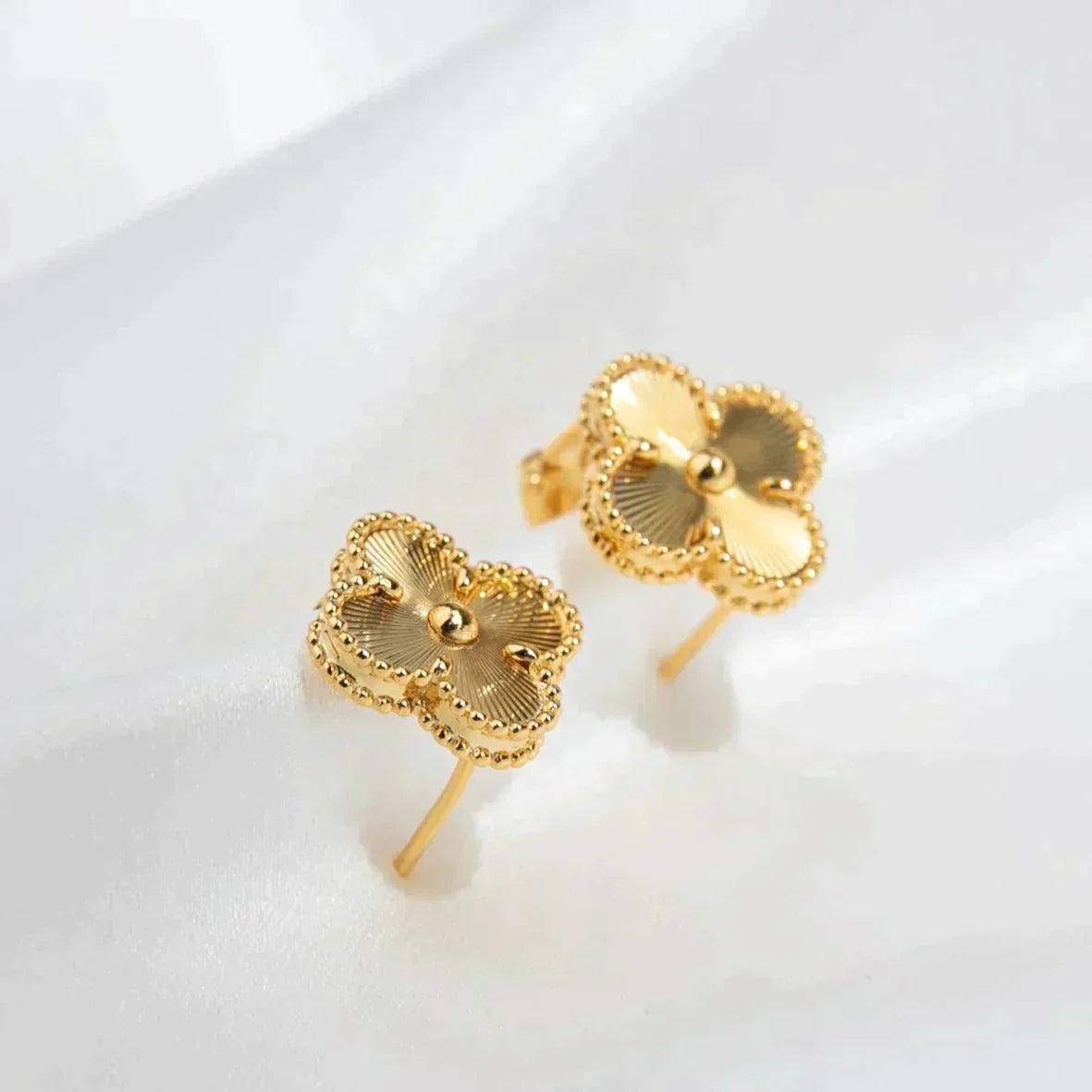 [Marins]CLOVER MEDIUM 1 MOTIFS LASER EARRINGS