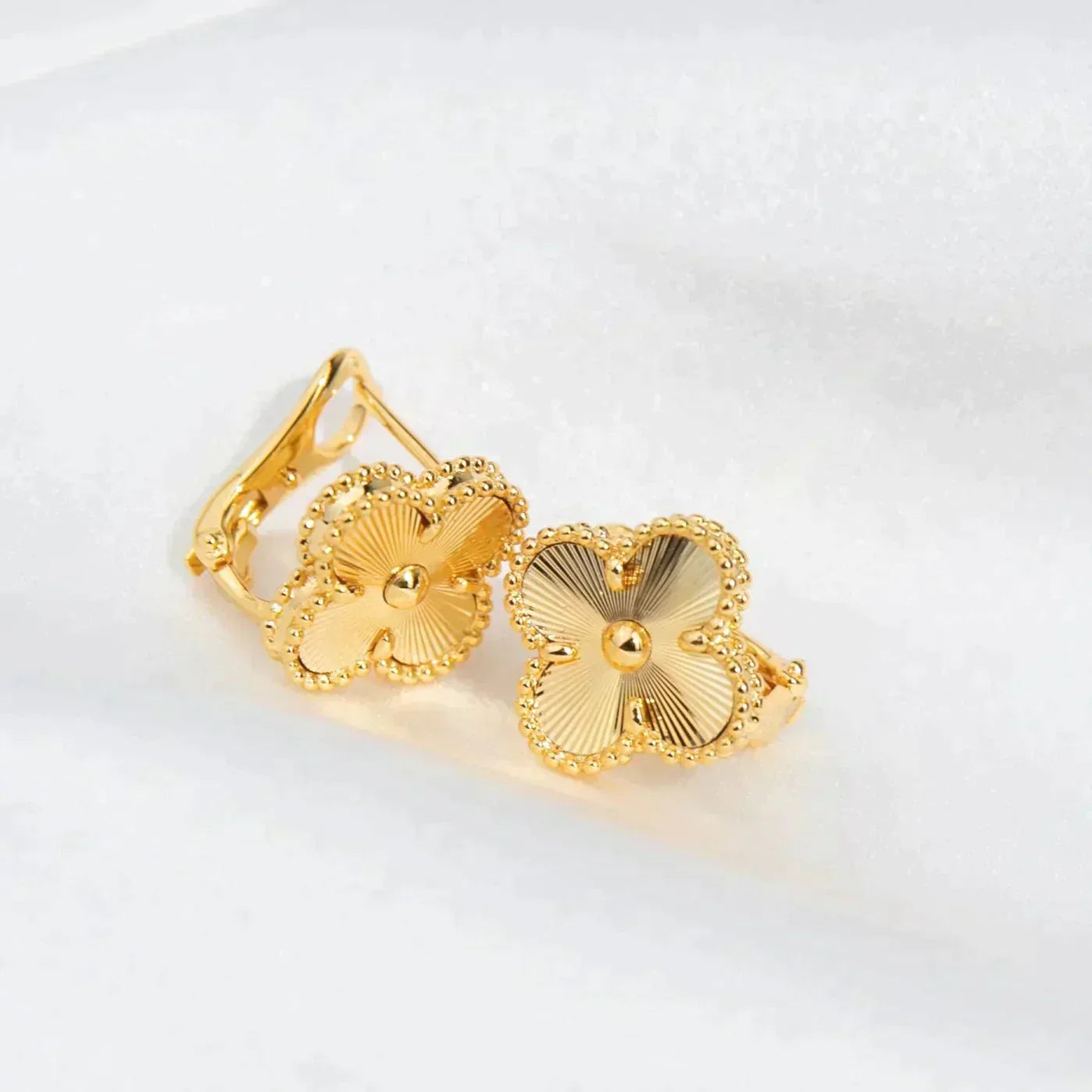[Marins]CLOVER MEDIUM 1 MOTIFS LASER EARRINGS