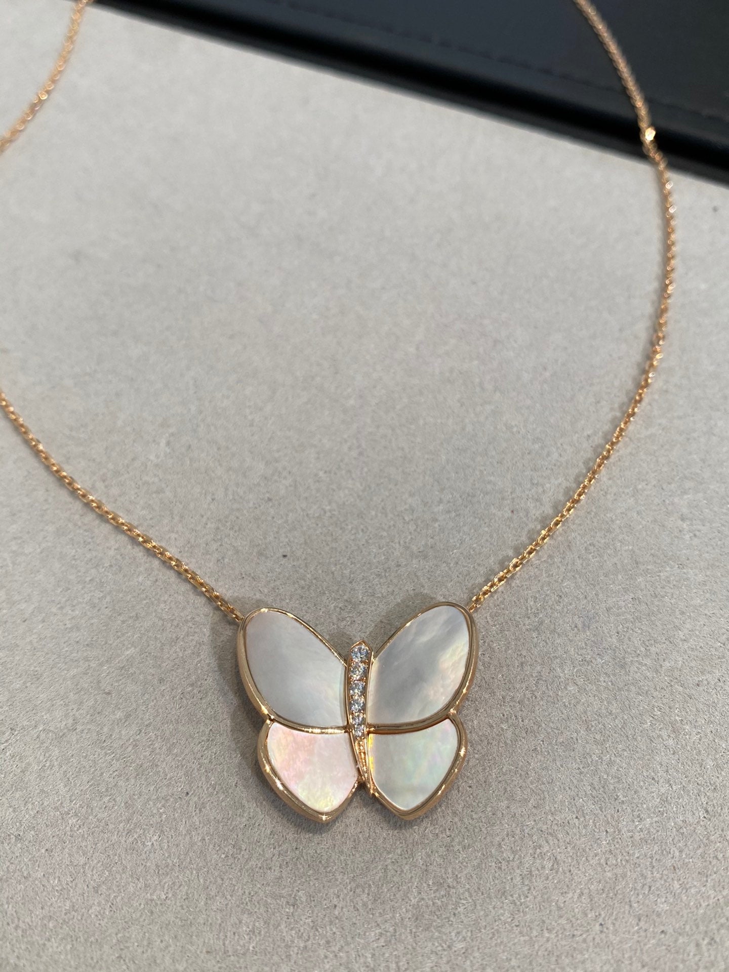 [Marins]BUTTERFLY GOLD MOP DIAMOND NECKLACE