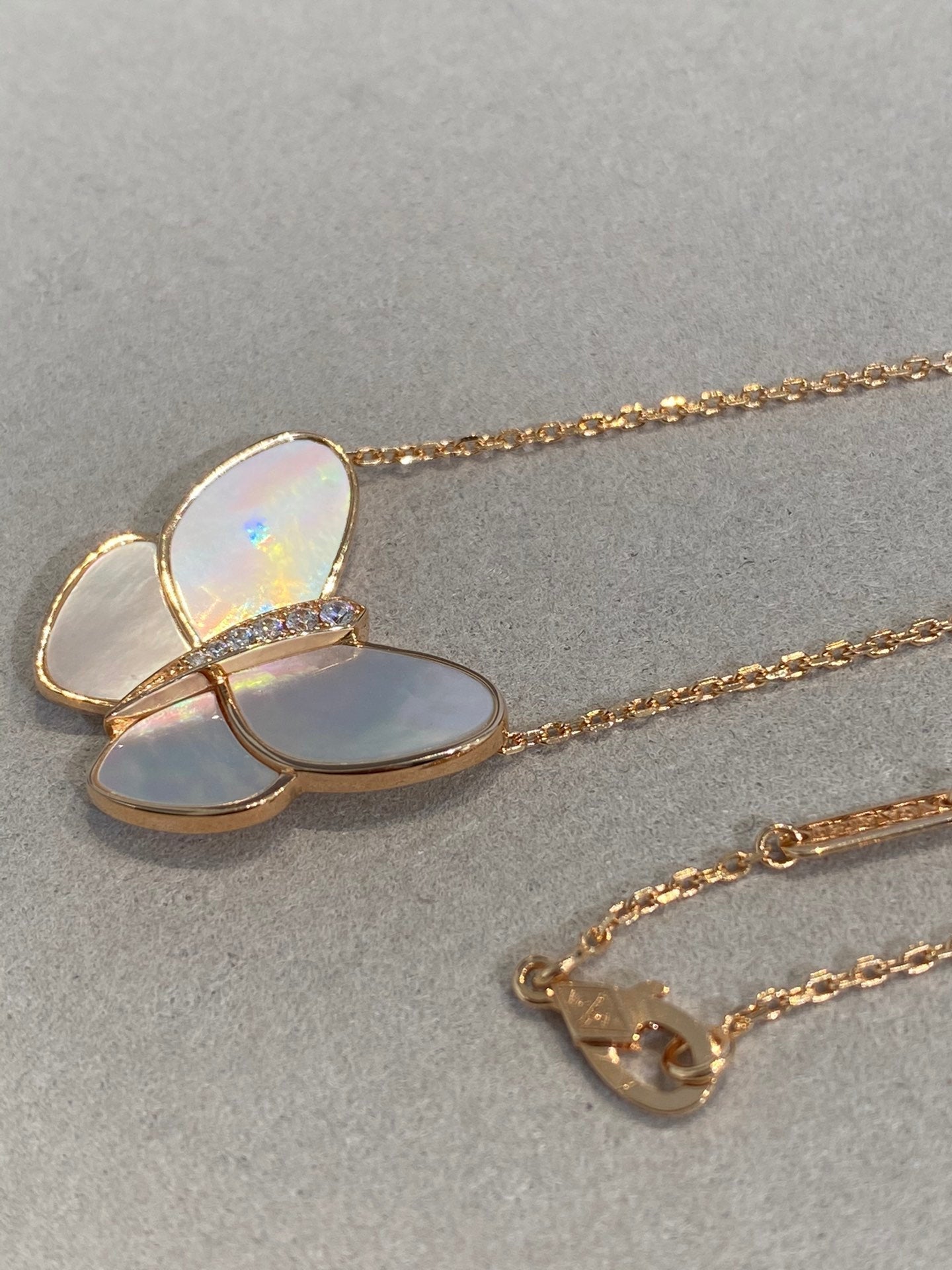 [Marins]BUTTERFLY GOLD MOP DIAMOND NECKLACE