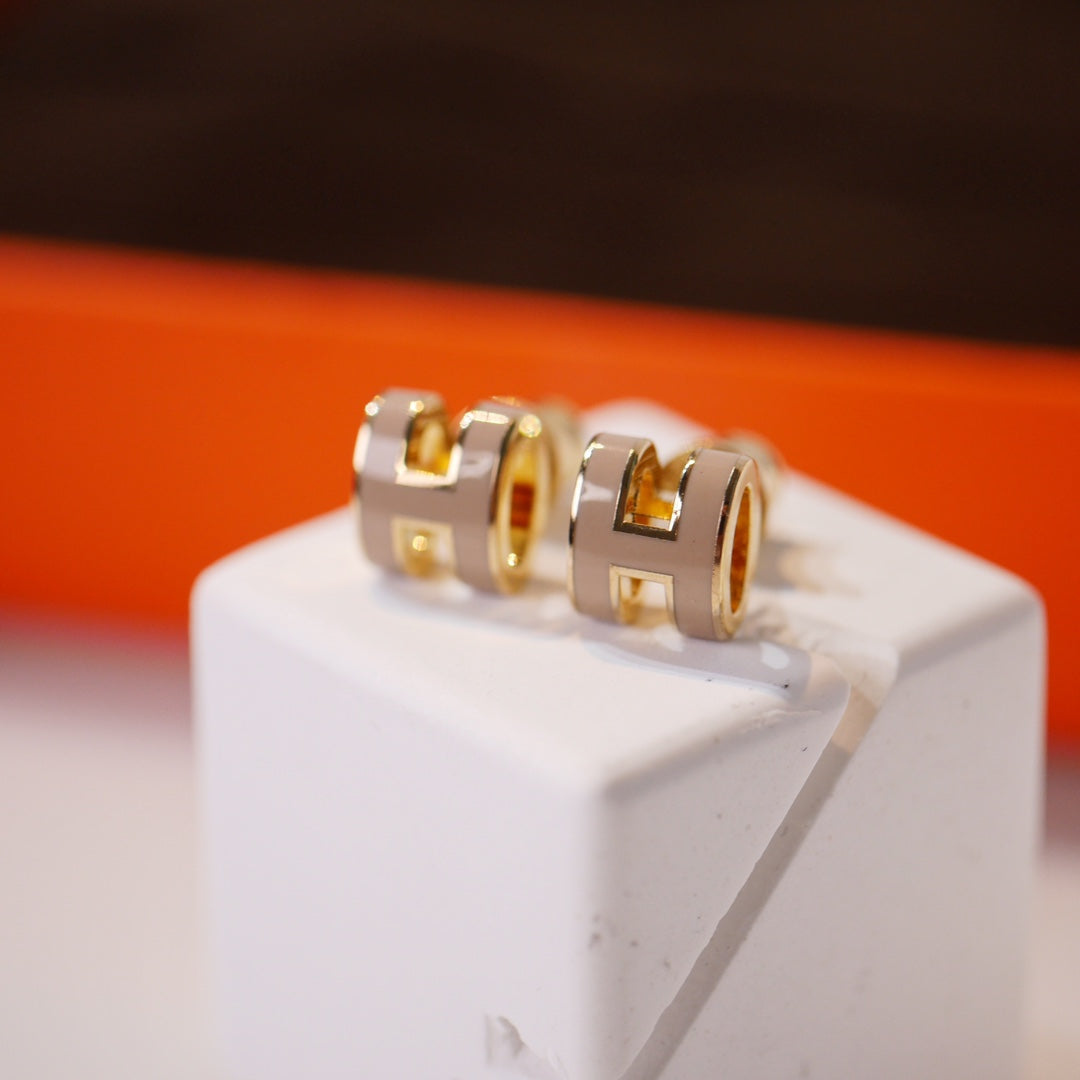 [Marin-Jewelry]MINI POP H GOLD EARRINGS GREY