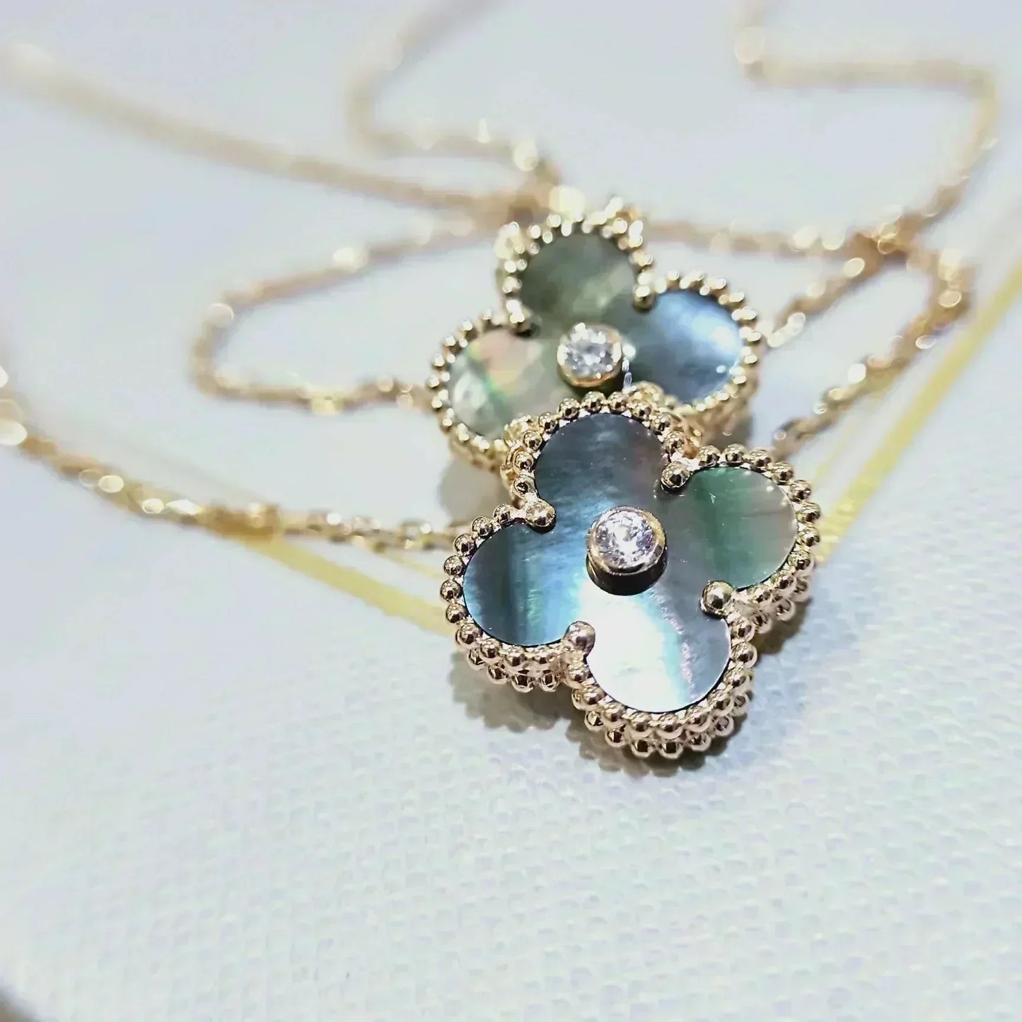 [Marins]CLOVER 15MM DIAMOND AND MOTHER-OF-GREY NECKLACE