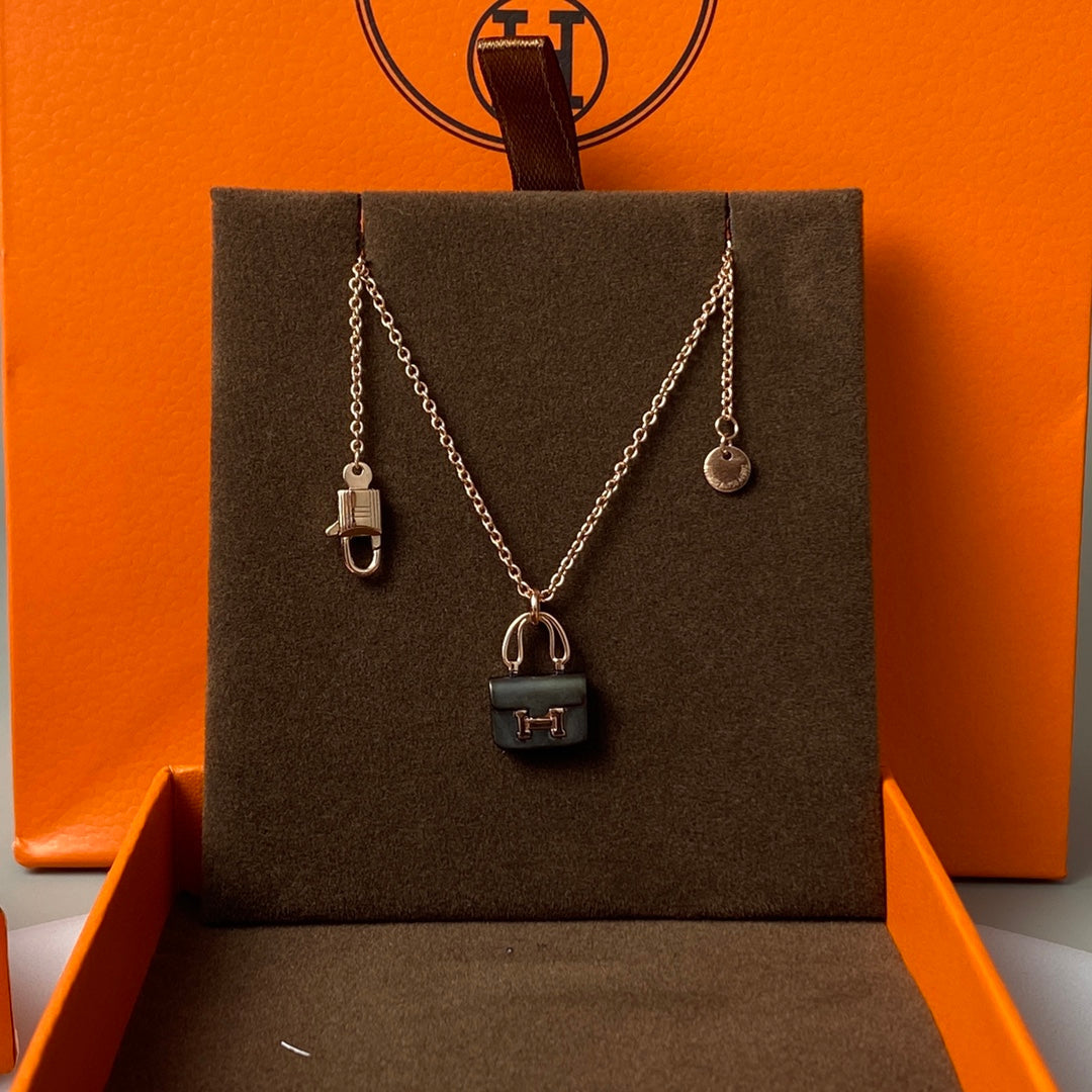 [Marins]CONSTANCE BLACK PEDANT PINK GOLD NECKLACE