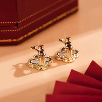 [Marins]CLOVER MEDIUM 1 MOTIFS  WHITE MOP STUD EARRINGS