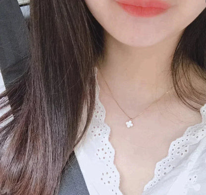 [Marins]CLOVER MINI 9.5MM WHITE MOTHER-OF-PEARL NECKLACE