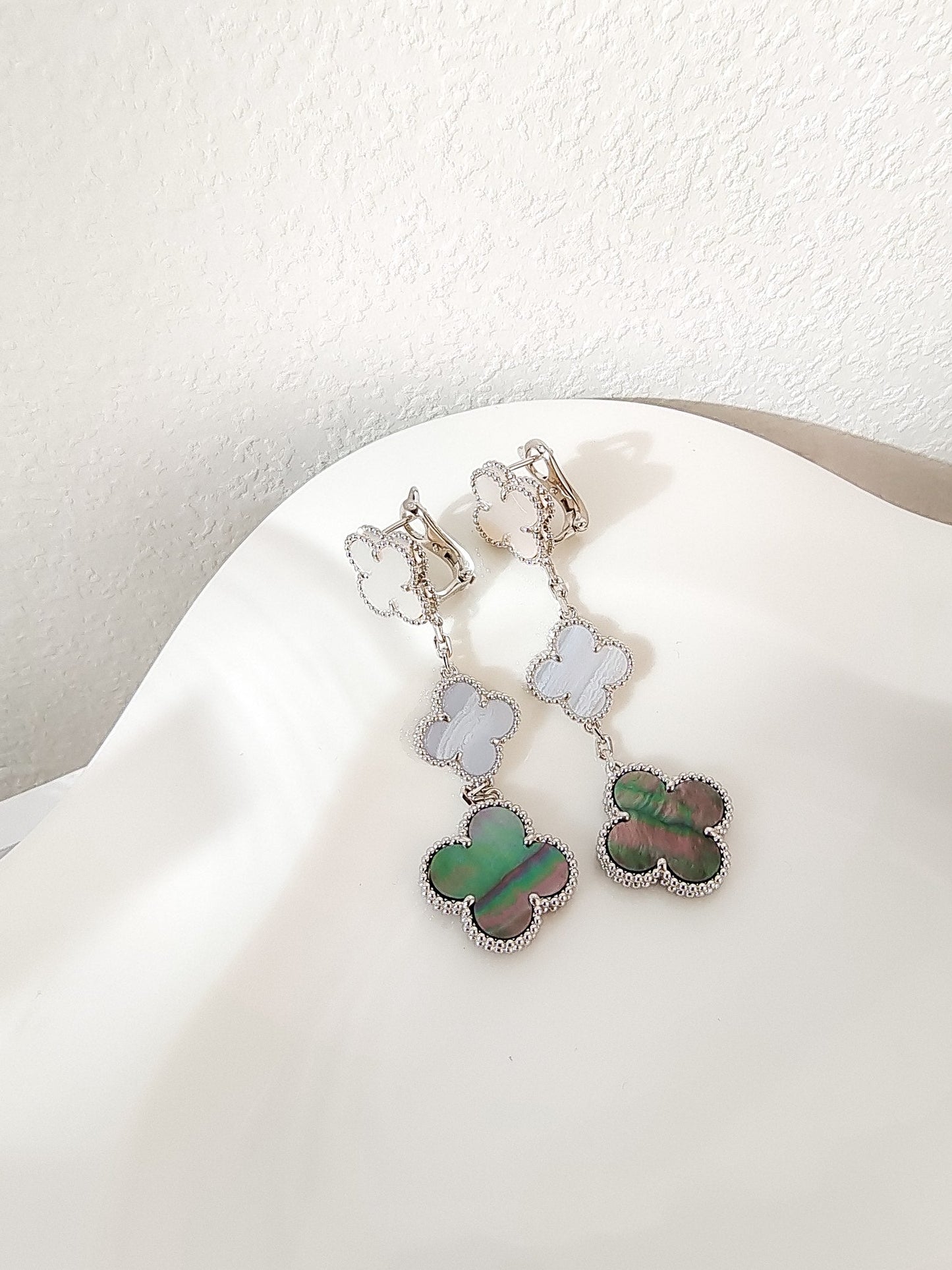 [Marins]CLOVER 3 MOTIFS CHALCEDONY DARK MOP SILVER EARRINGS