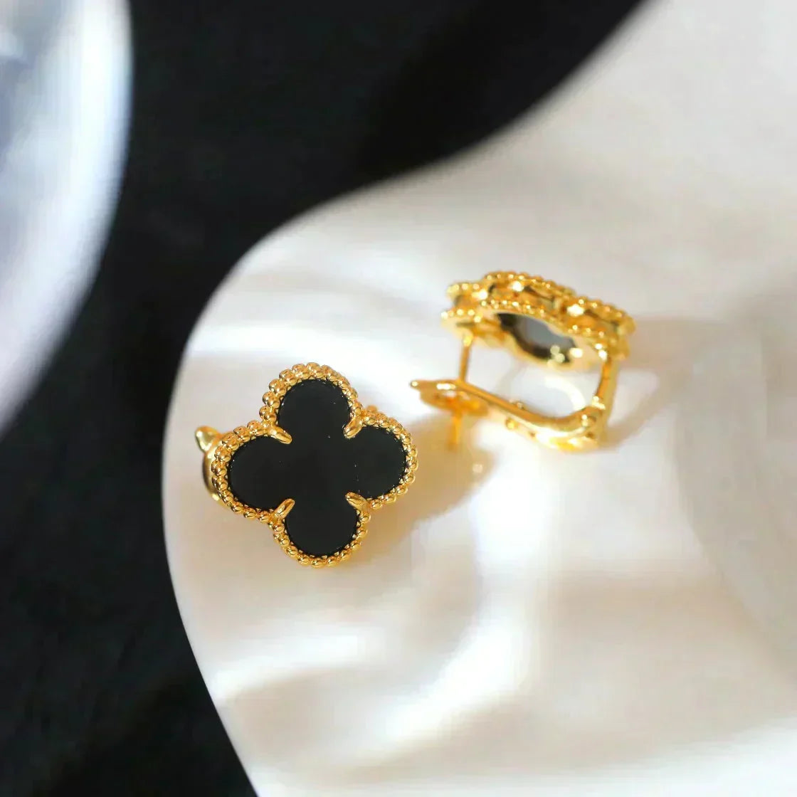 [Marins]CLOVER MEDIUM 1 MOTIFS  ONYX STUD EARRINGS