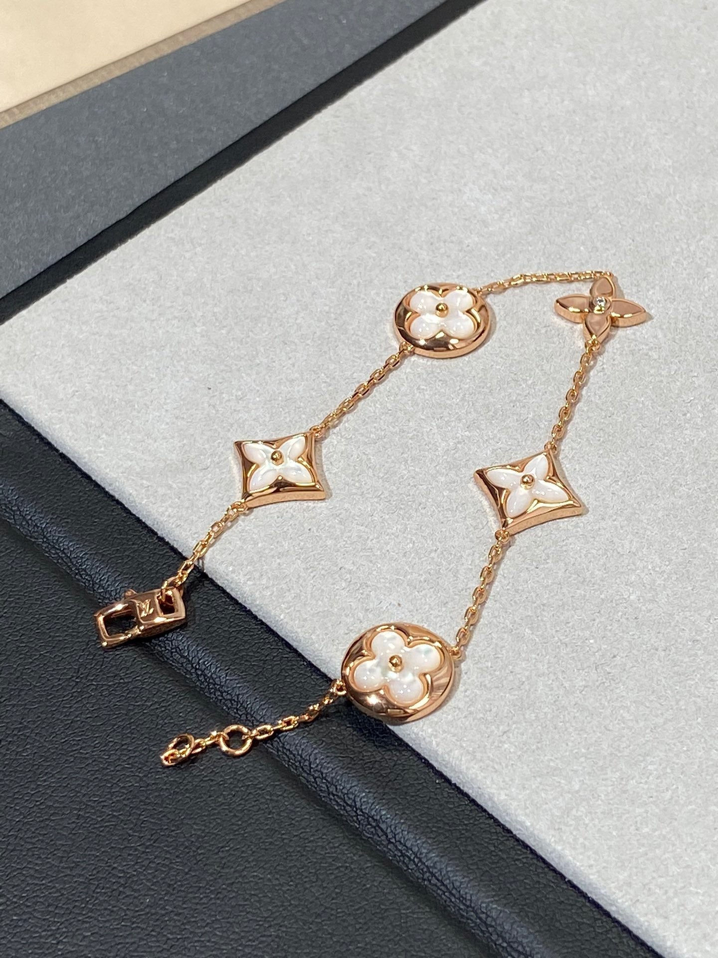 [Marins]STAR AND SUN 5 MOTIF MOP PINK GOLD BRACELET