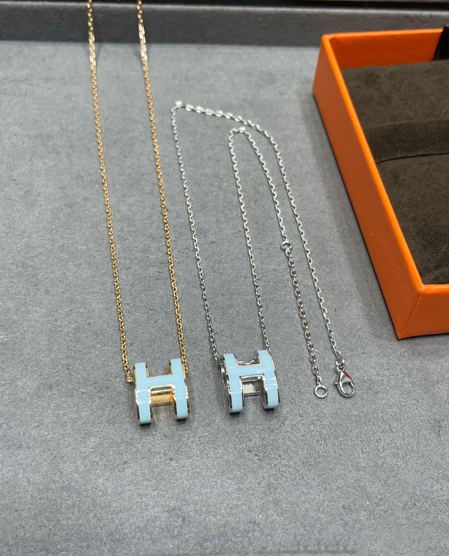 [Marins]POP H SKY BLUE NECKLACE