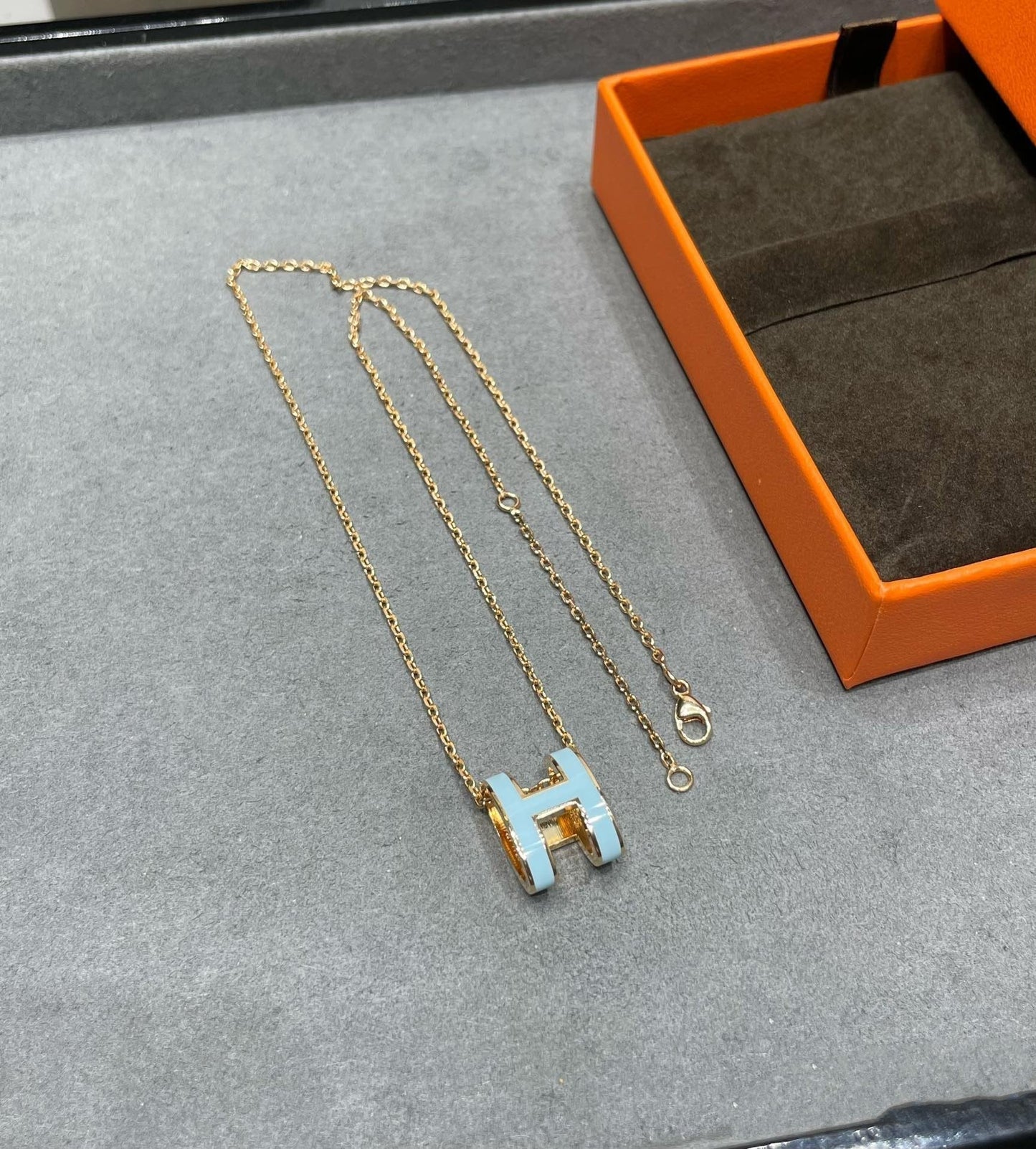[Marins]POP H SKY BLUE NECKLACE