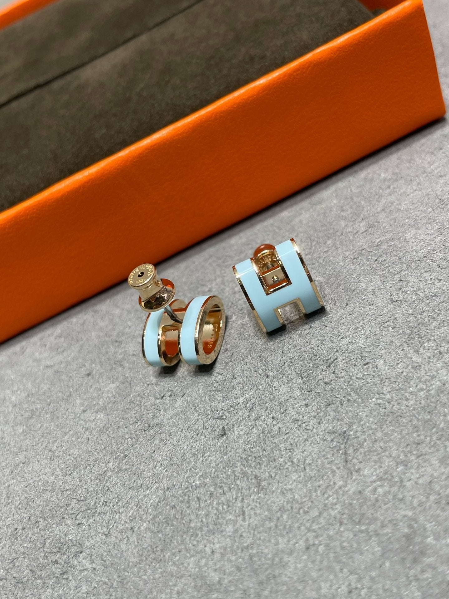 [Marins]POP H SKY BLUE STUD EARRINGS