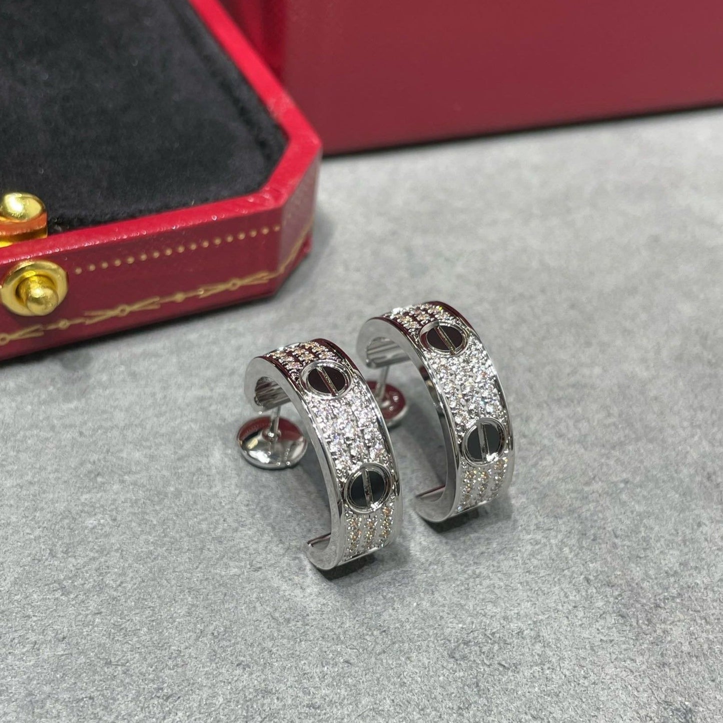 [Marins]LOVE CERAMIC DIAMOND PAVED SILVER EARRINGS