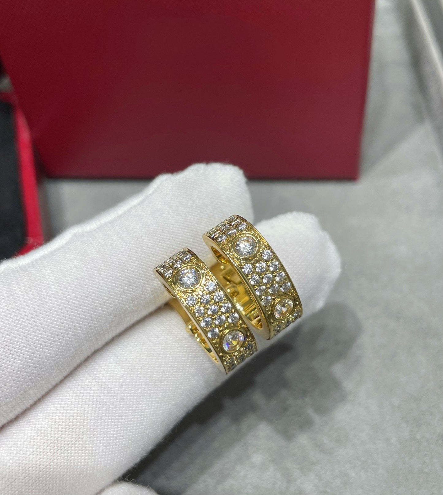 [Marins]LOVE 5.5MM DIAMOND PAVED EARRINGS
