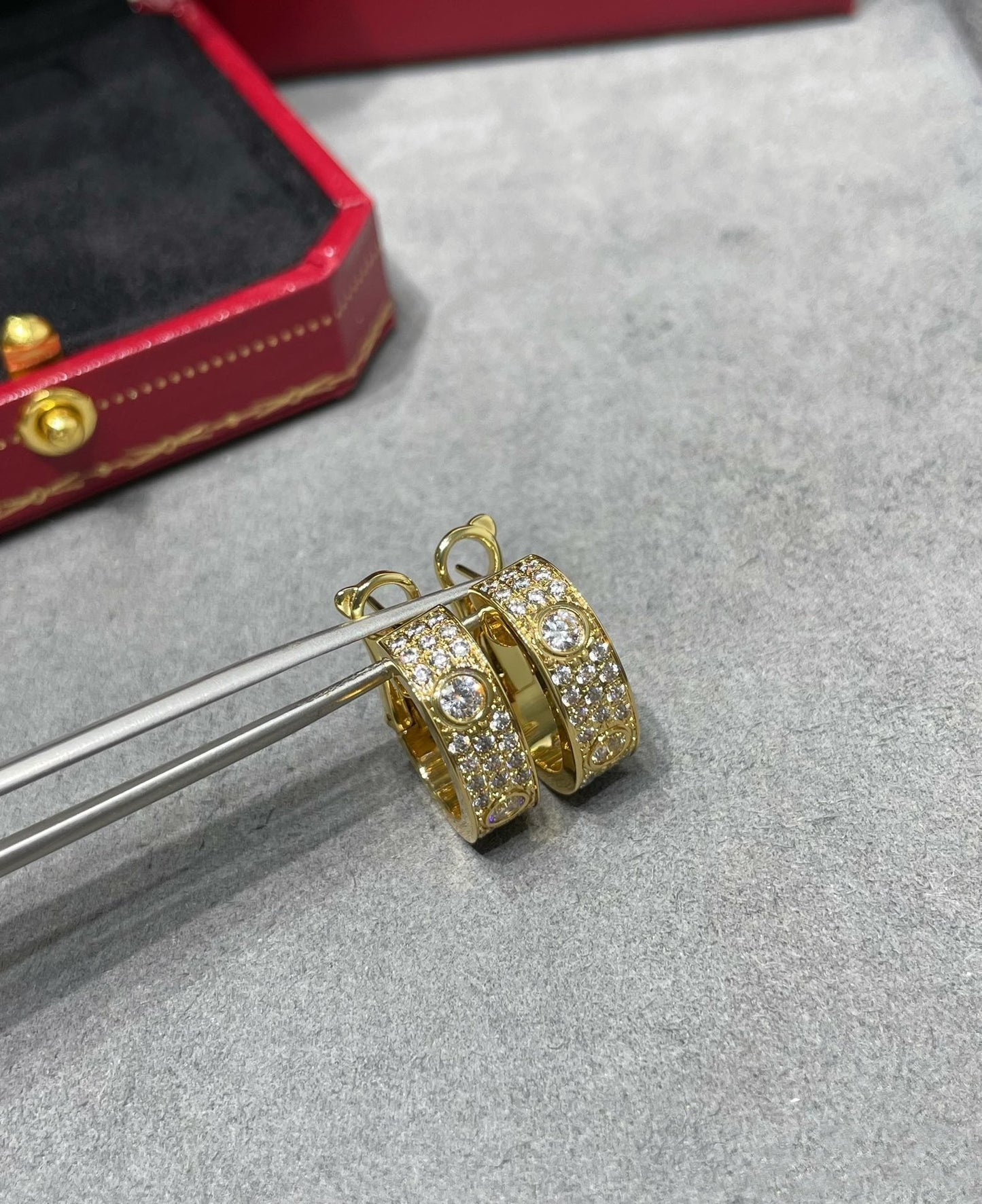 [Marins]LOVE 5.5MM DIAMOND PAVED EARRINGS