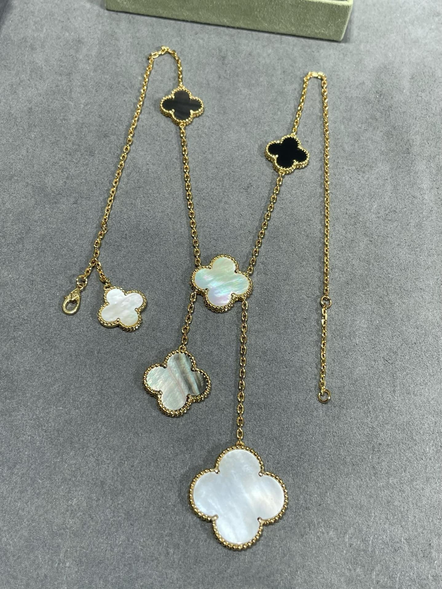 [Marins]CLOVER 6 MOTIF MOP ONYX GOLD NECKLACE