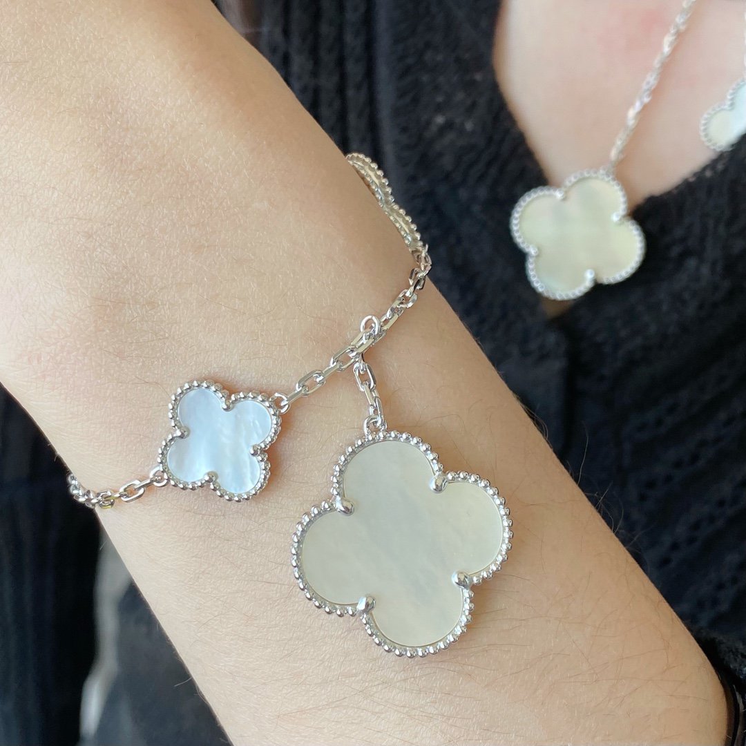 [Marins]CLOVER 5 MOTIF WHITE MOP SILVER BRACELET