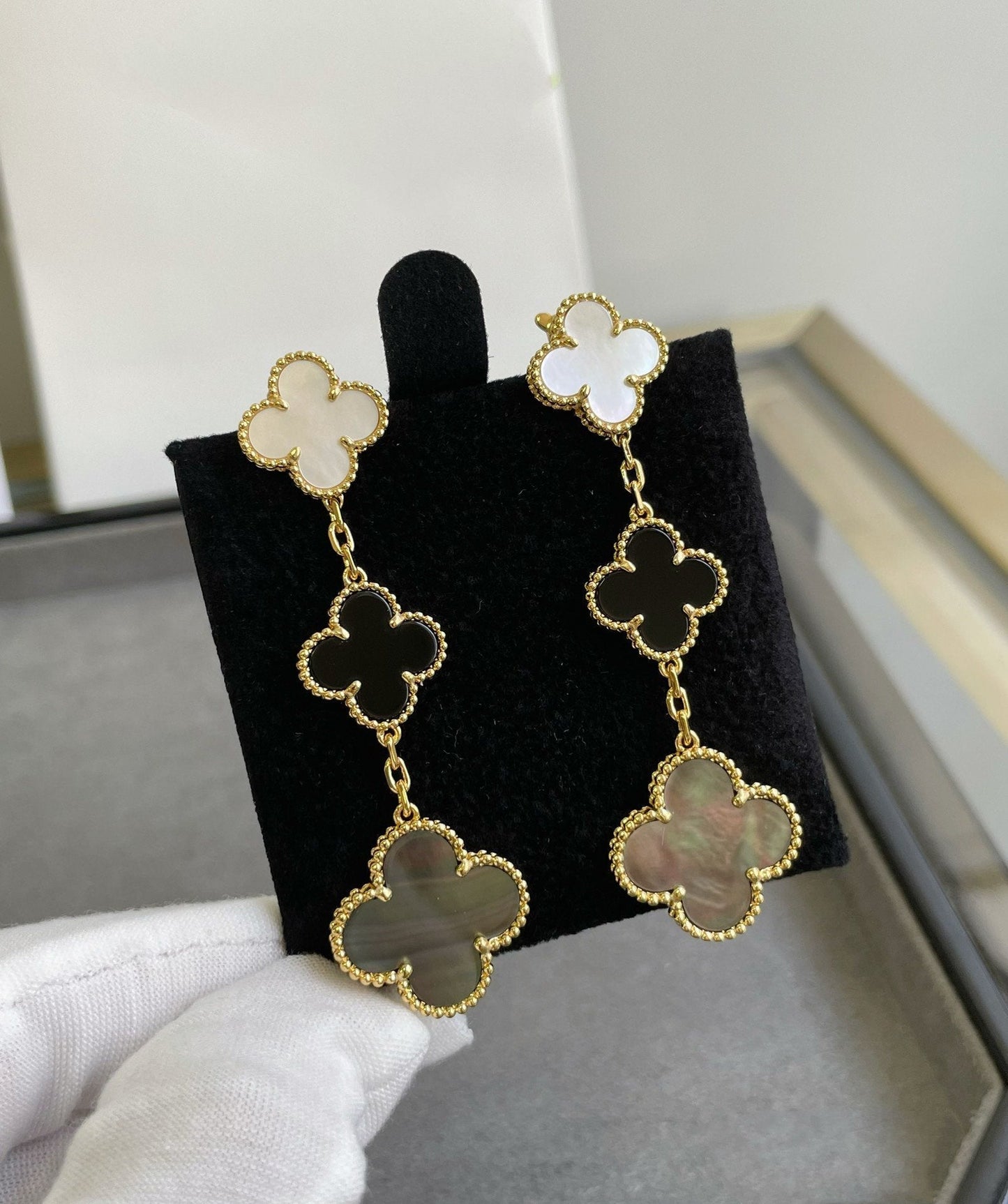 [Marins]CLOVER 3 MOTIF MOP ONYX DARK MOP PINK GOLD EARRINGS
