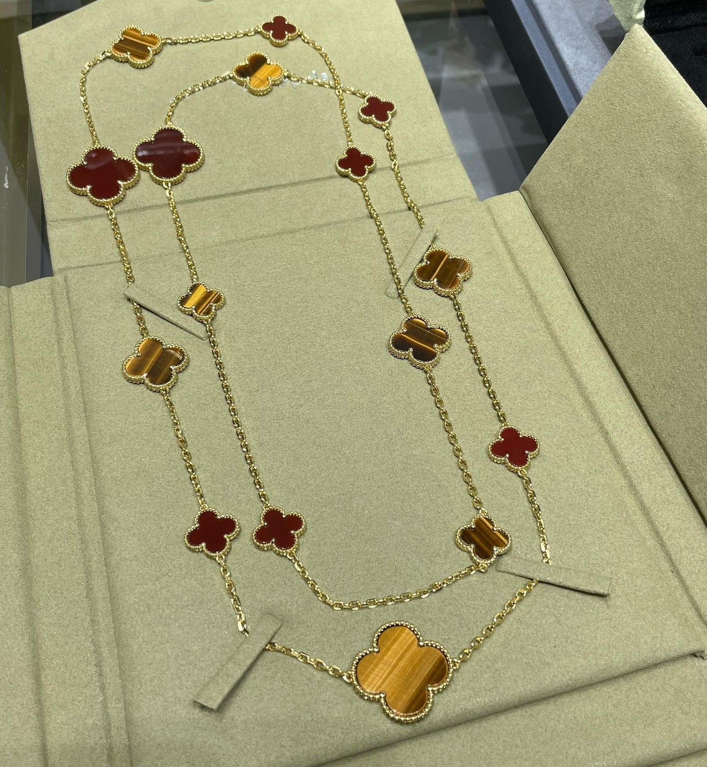 [Marins]CLOVER 16 MOTIF CARNELIAN TIGER EYE Marins GOLD NECKLACE