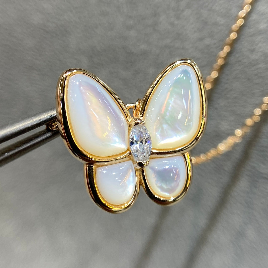 [Marins]BUTTERFLY MOP DIAMOND NECKLACE