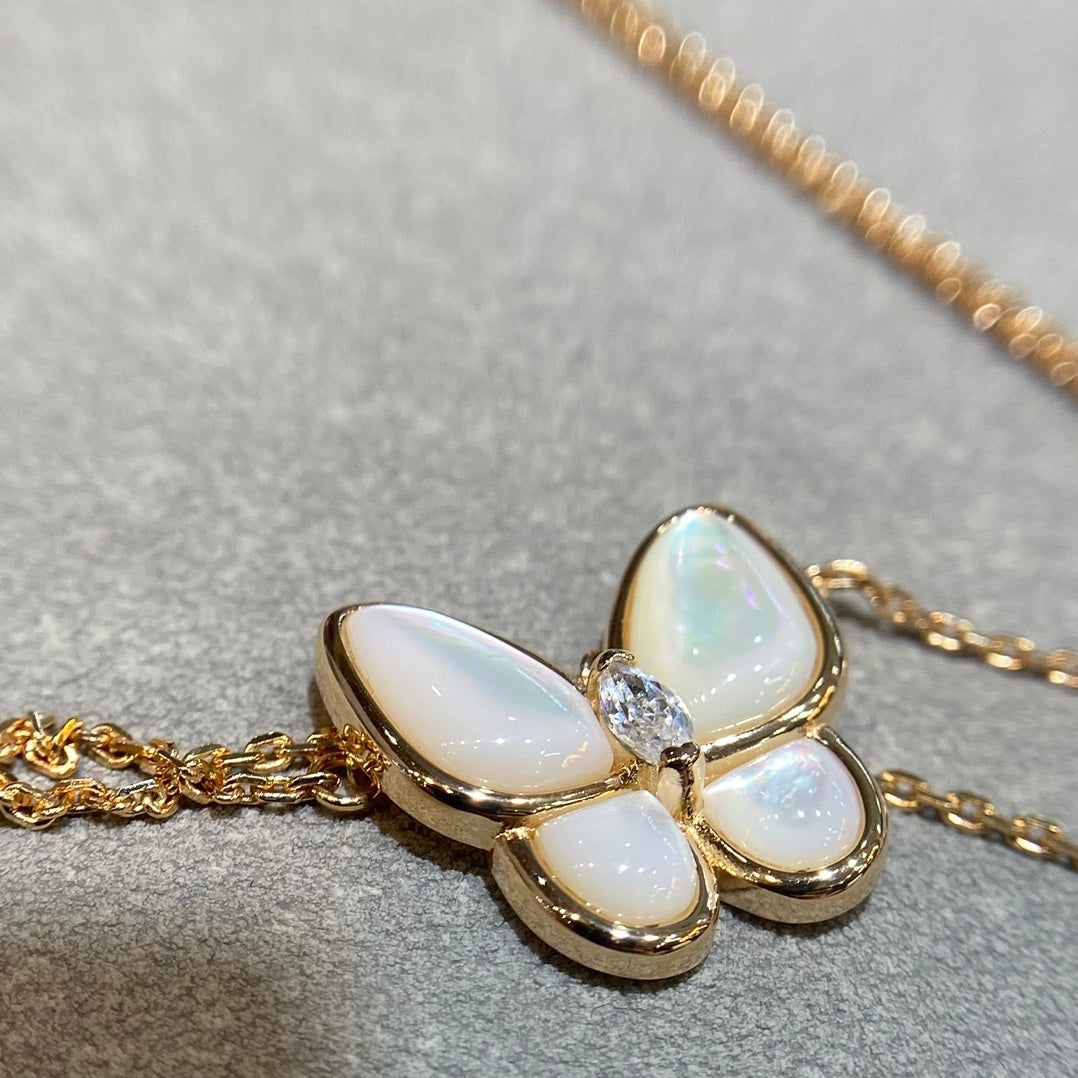 [Marins]BUTTERFLY MOP DIAMOND NECKLACE