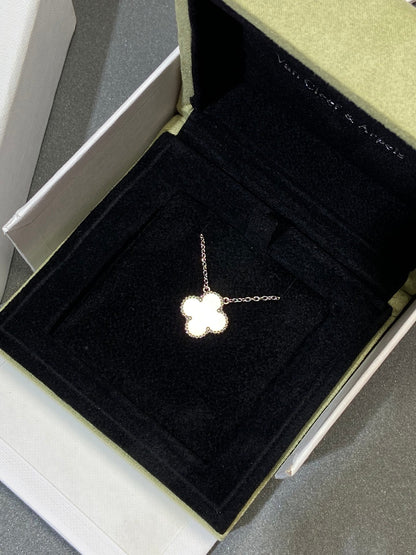[Marins]CLOVER MEDIUM SILVER WHITE MOP NECKLACE