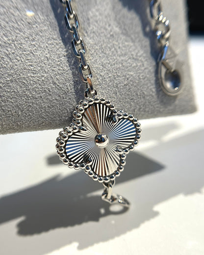 [Marins] CLOVER 5 MOTIF LASER BRACELET COLLECTION