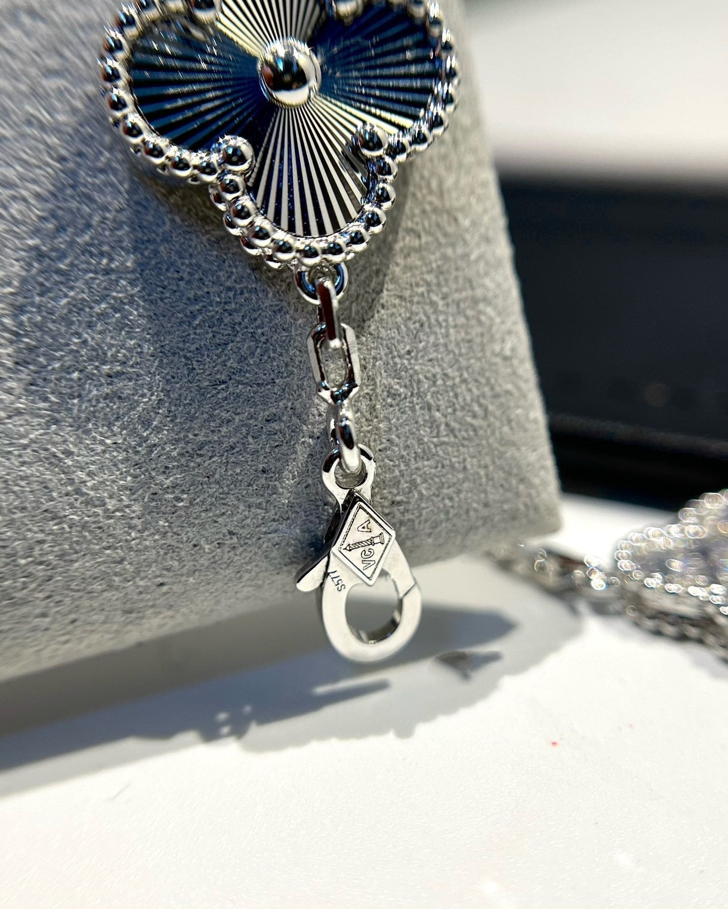 [Marins] CLOVER 5 MOTIF LASER BRACELET COLLECTION