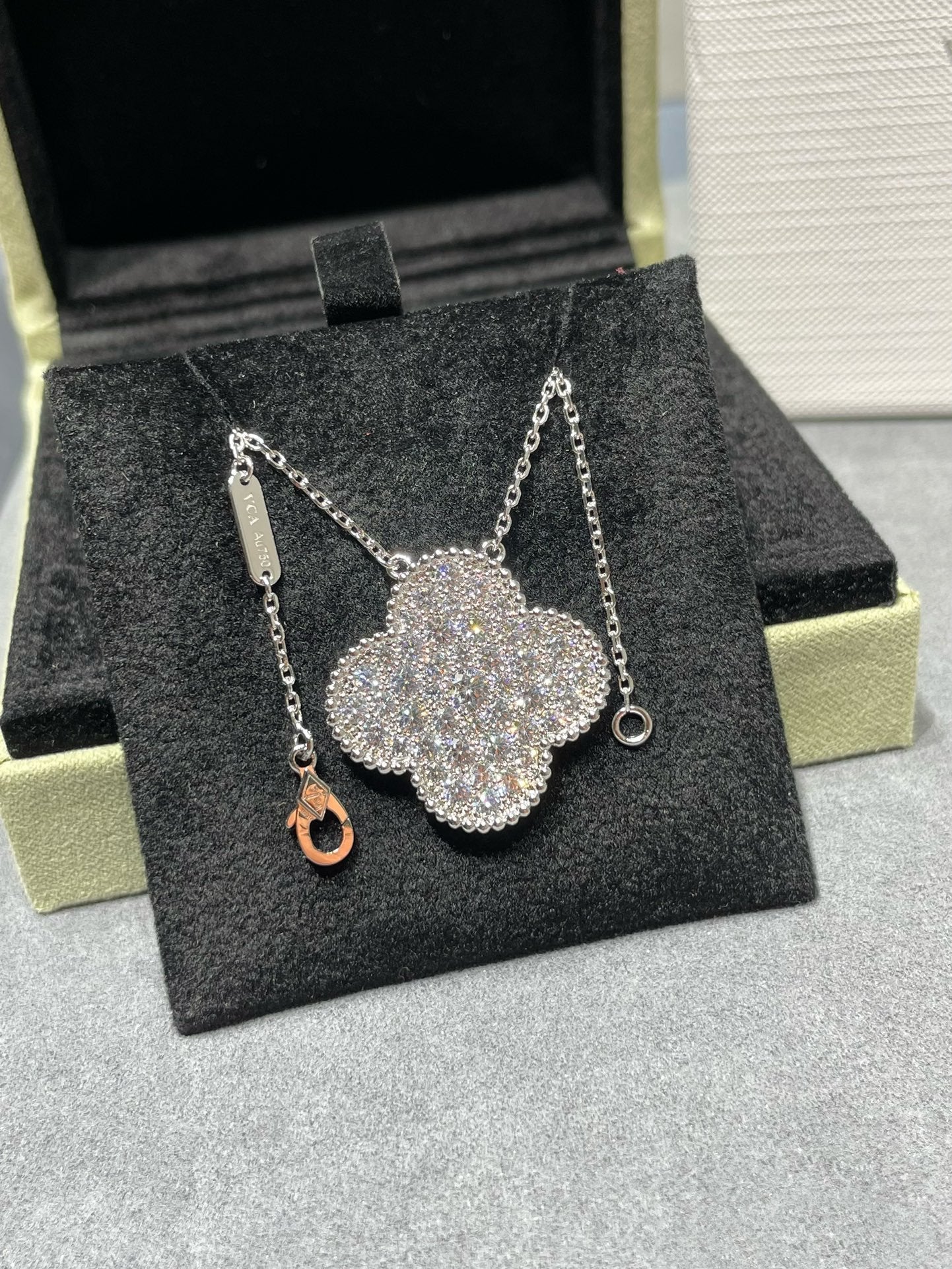 [Marins]CLOVER 25MM LARGE PENDANT DIAMOND PAVED SILVER NECKLACE