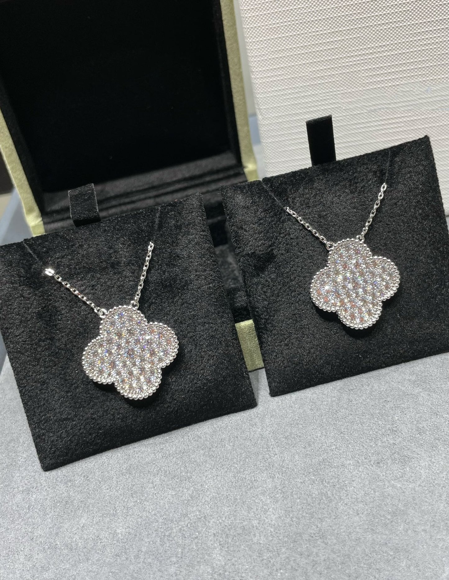 [Marins]CLOVER 25MM LARGE PENDANT DIAMOND PAVED SILVER NECKLACE