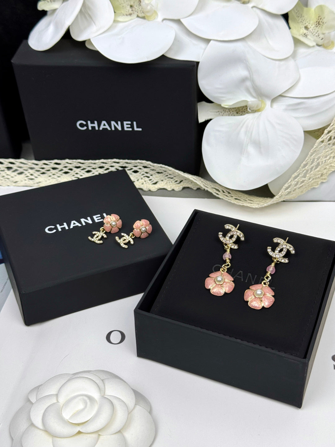 [Marins]26C Pink Camellia Enamel Pendant with Double C Earrings