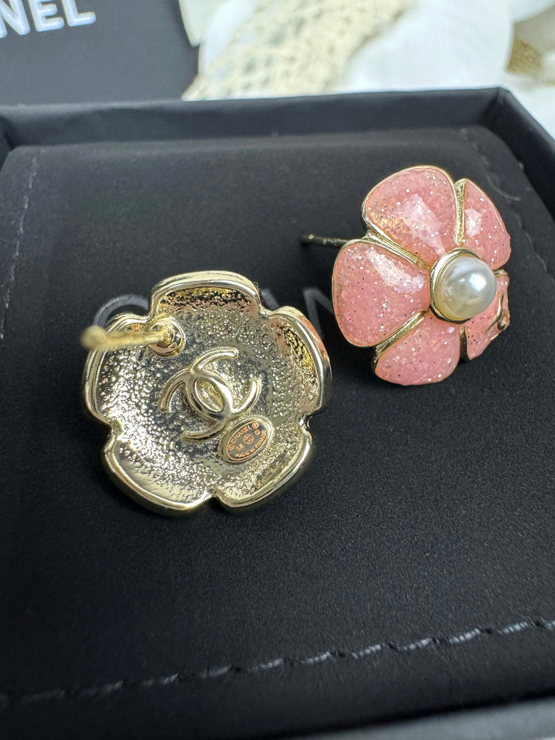 [Marins]26C Pink Camellia Pearl Enamel Stud Earrings