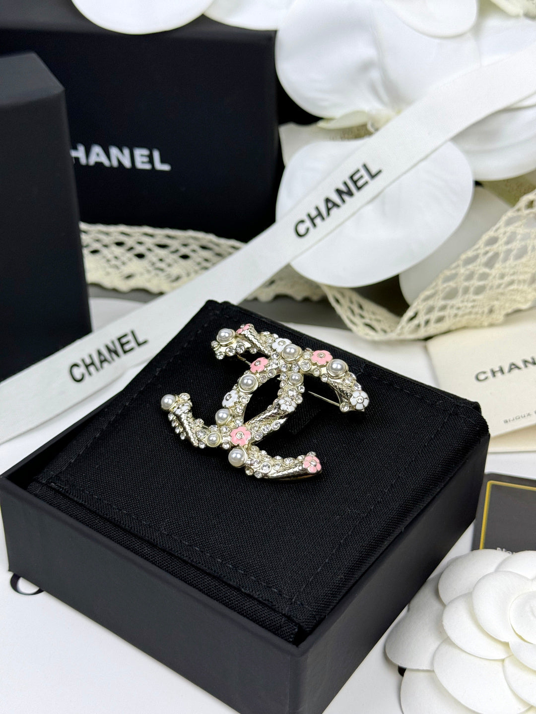 [Marins]26C Pink-White Enamel Ice Cream Cone Double C Brooch