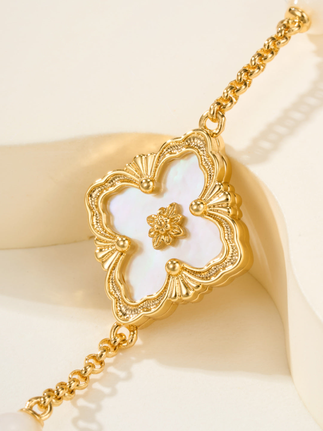 [Marins]B.C.L ENAMELED Three-Flower Bracelet£¨Trumpet)