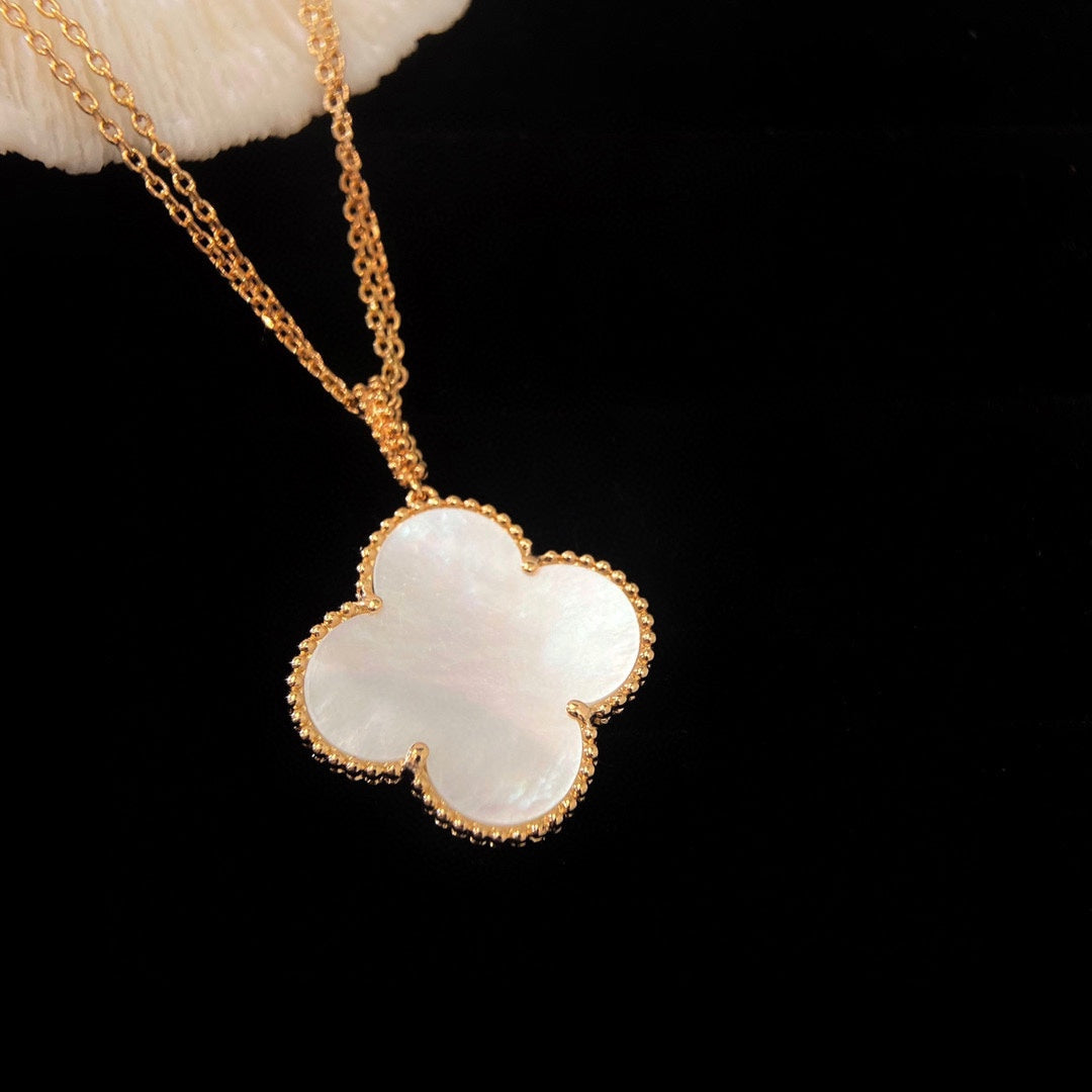 [Marins]CLOVER 25MM MOP LARGE PENDANT NECKLACE