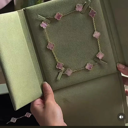 [Marins Jewellery] Pink Necklace with Ten Clover Designs