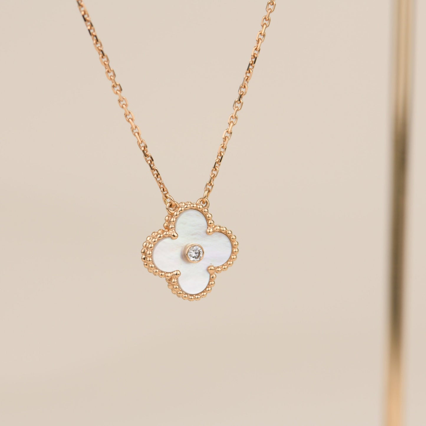 [Marins]CLOVER 15MM DIAMOND WHITE FRITILLARIA NECKLACE