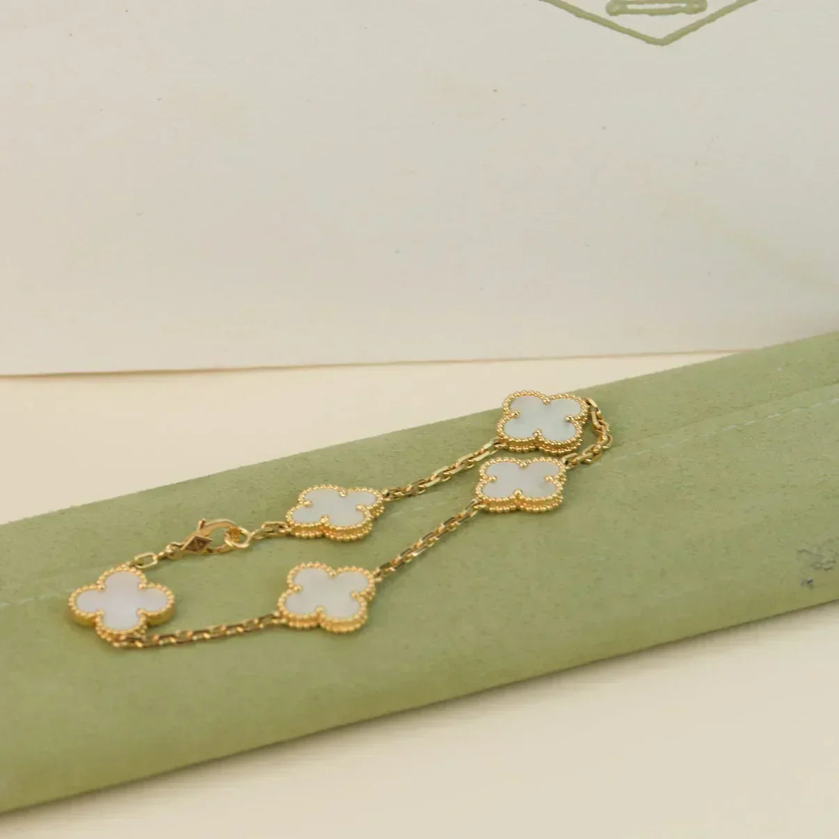 [Marins]CLOVER WHITE PEARL MOP 5 MOTIF BRACELET COLLECTION