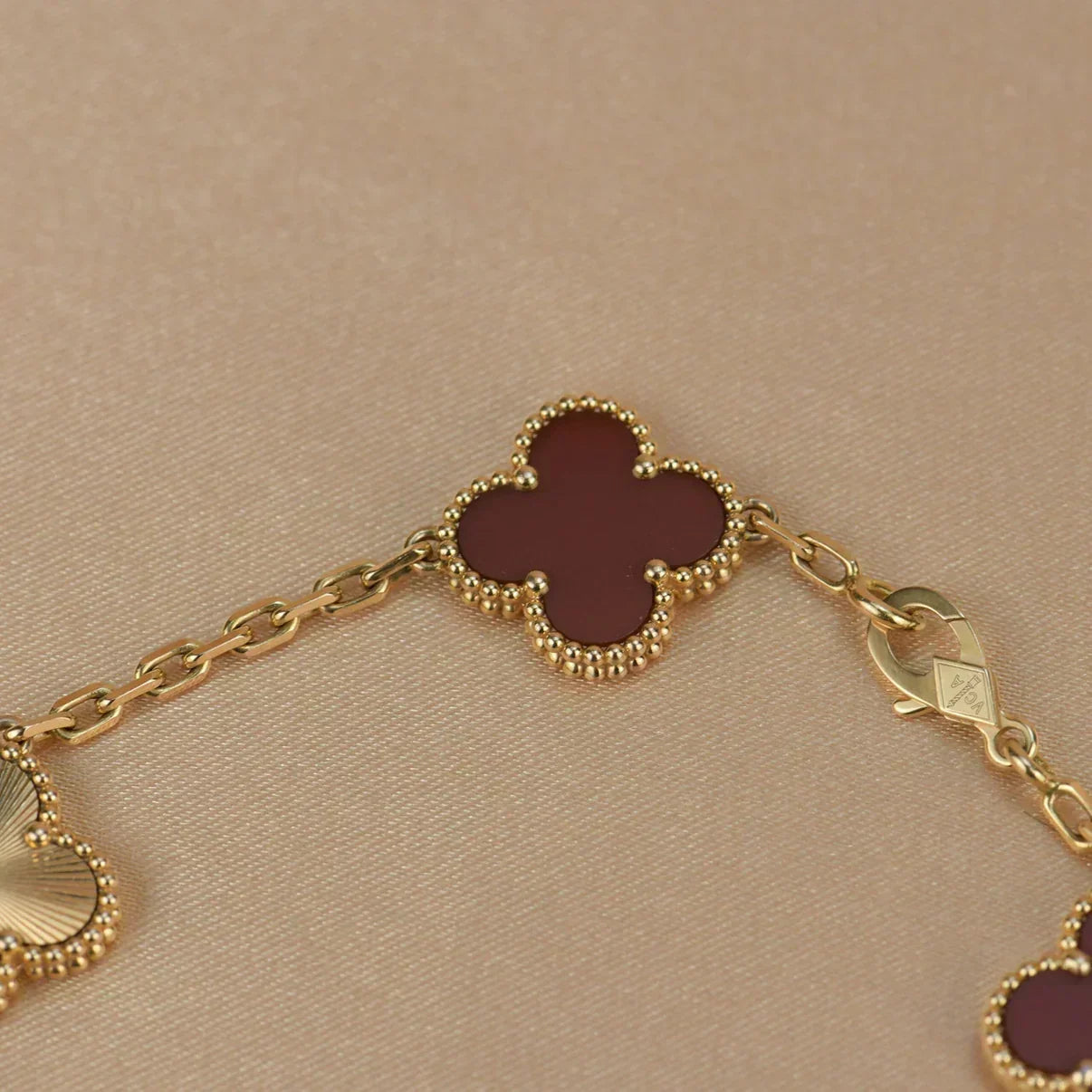 [Marins] CLOVER 5 MOTIF RED CORNELIAN BRACELET COLLECTION