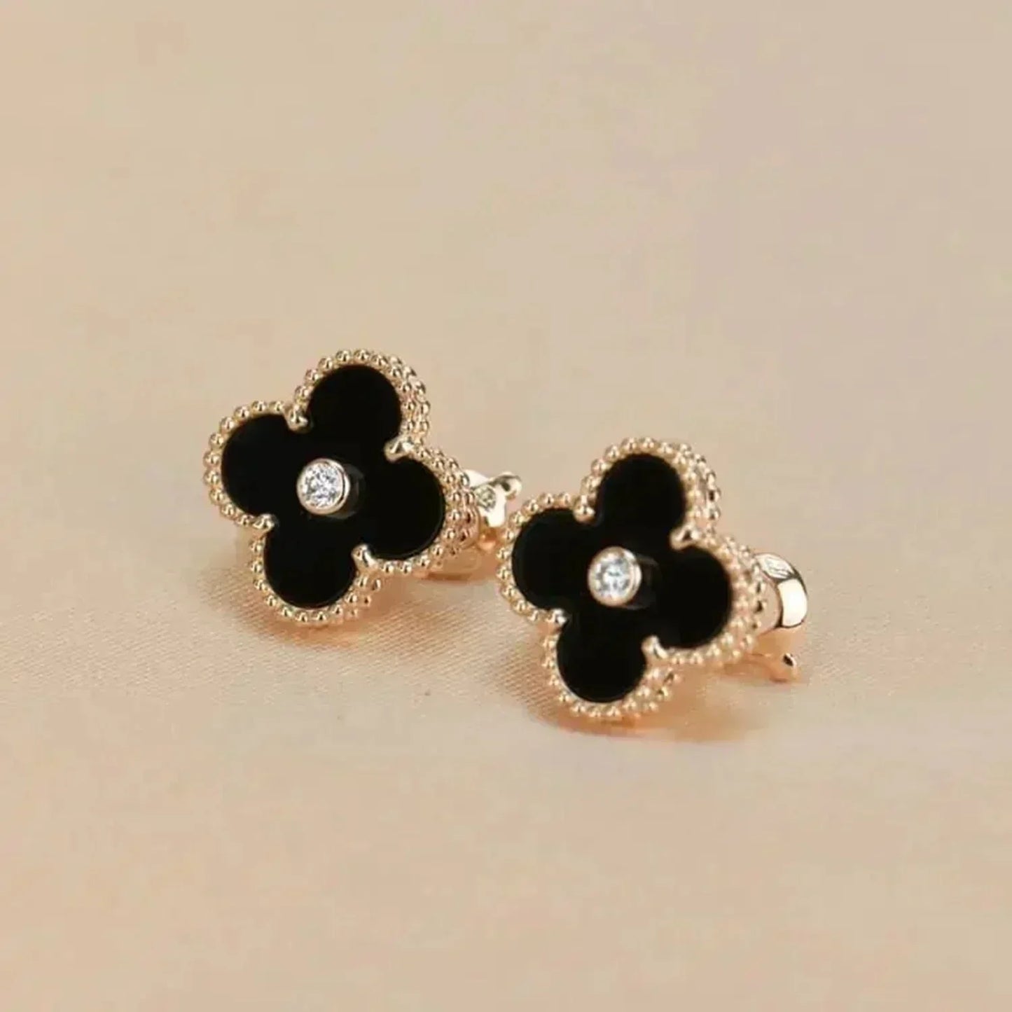 [Marins]CLOVER MEDIUM 1 MOTIFS ONYX DIAMOND EARRINGS