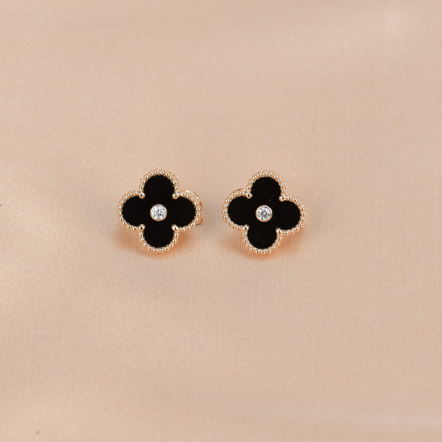 [Marins]CLOVER MEDIUM 1 MOTIFS ONYX DIAMOND EARRINGS