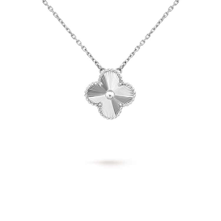 [Marins]CLOVER 15MM LASER NECKLACE SILVER