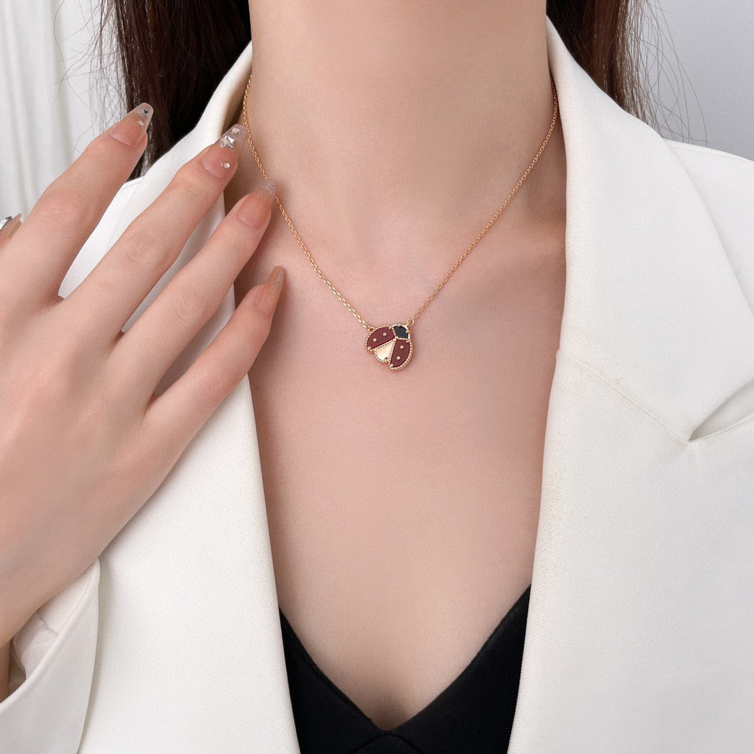 [Marins]LUCKY  CARNELIANS LADYBUG NECKLACE