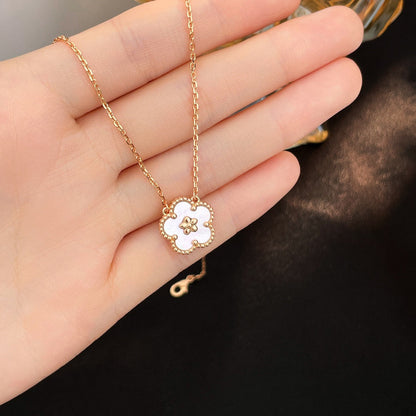 [Marins]LUCKY  WHITE MOP  PLUM BLOSSOM NECKLACE