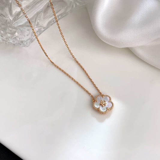 [マリナス] ラッキー ホワイトモップ 梅の花 ネックレス