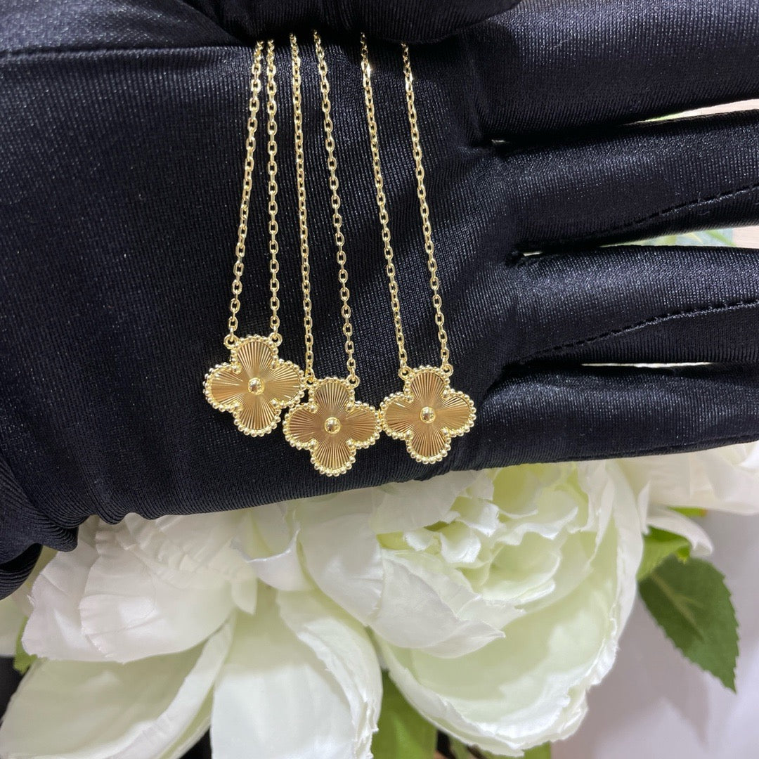 [Marins]CLOVER 15MM LASER NECKLACE